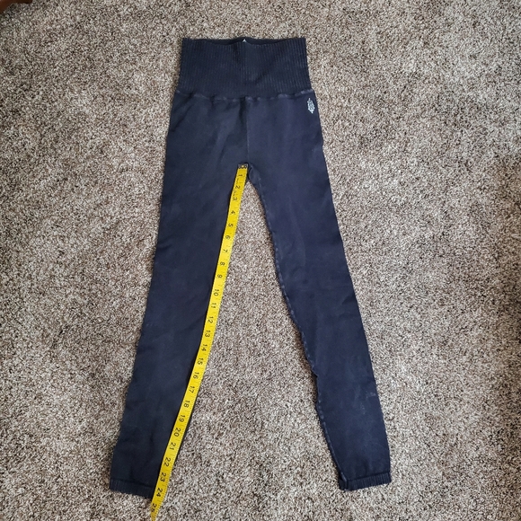 Free‎ People Formament for High-Waisted Leggings – XS/S – Distressed - Picture 8 of 9